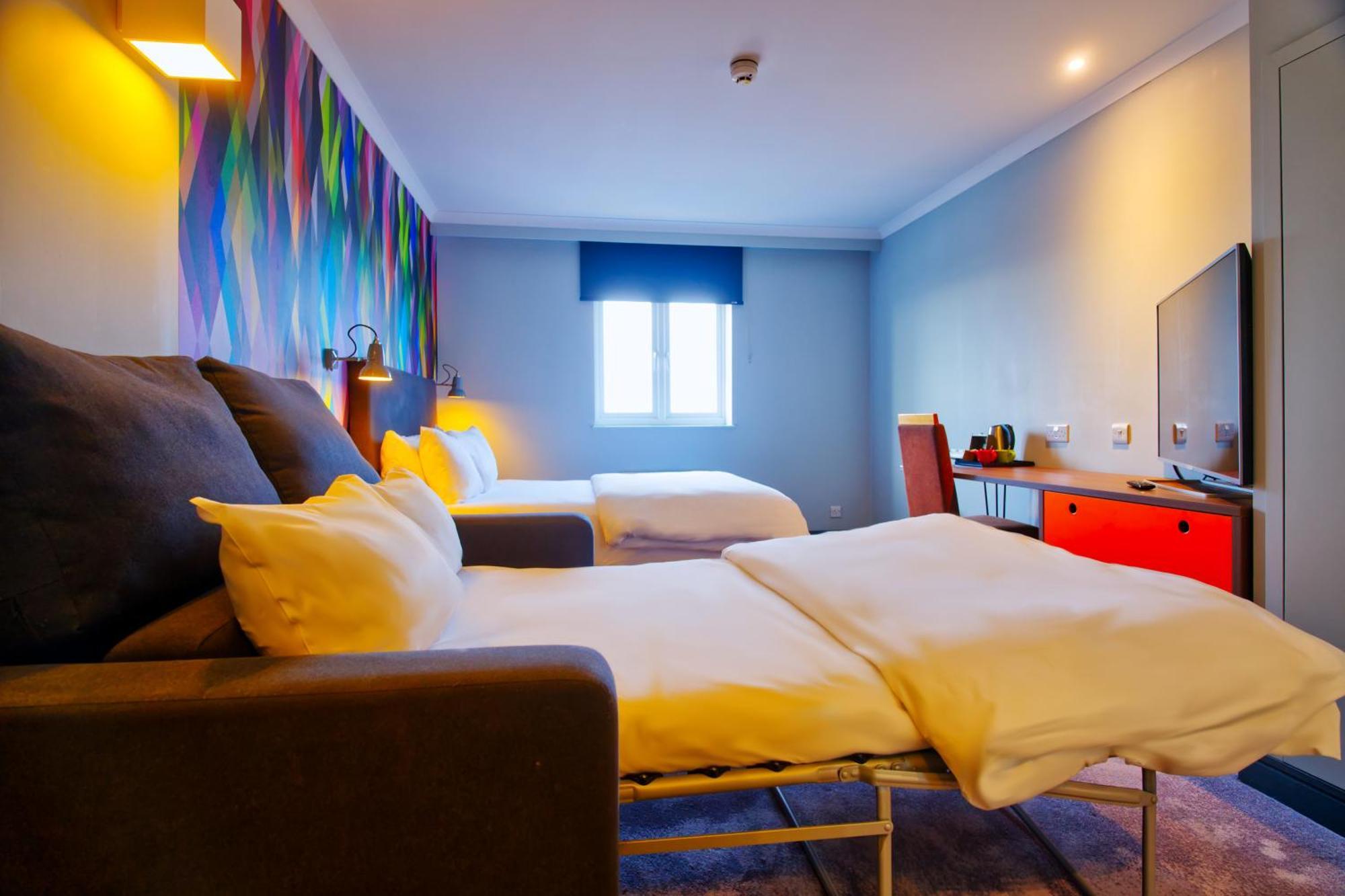 Village Manchester 3* Hyde
