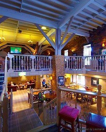 Village Manchester 3*