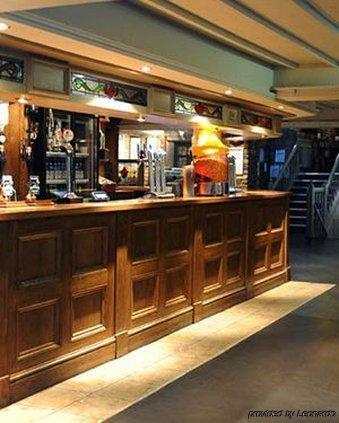 Village Manchester Hotel 3*
