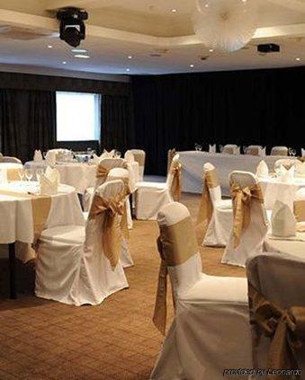 Village Manchester Hotel 3*