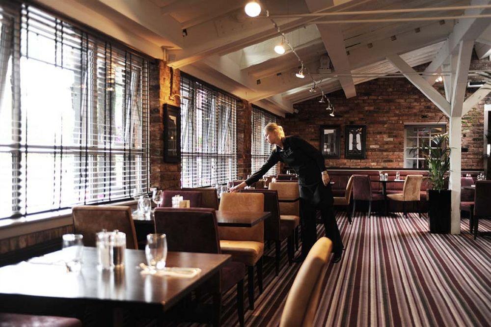 Village Manchester 3*