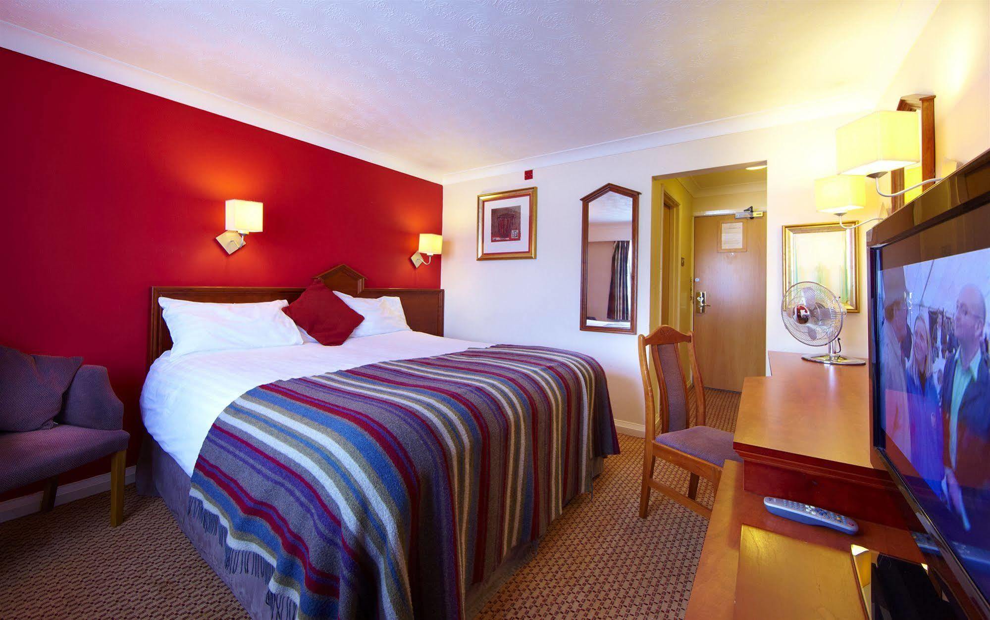 Hotel Village Manchester 3*