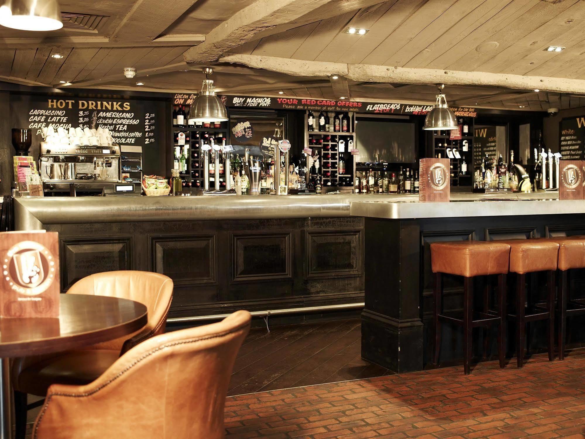 Hotel Village Manchester 3*